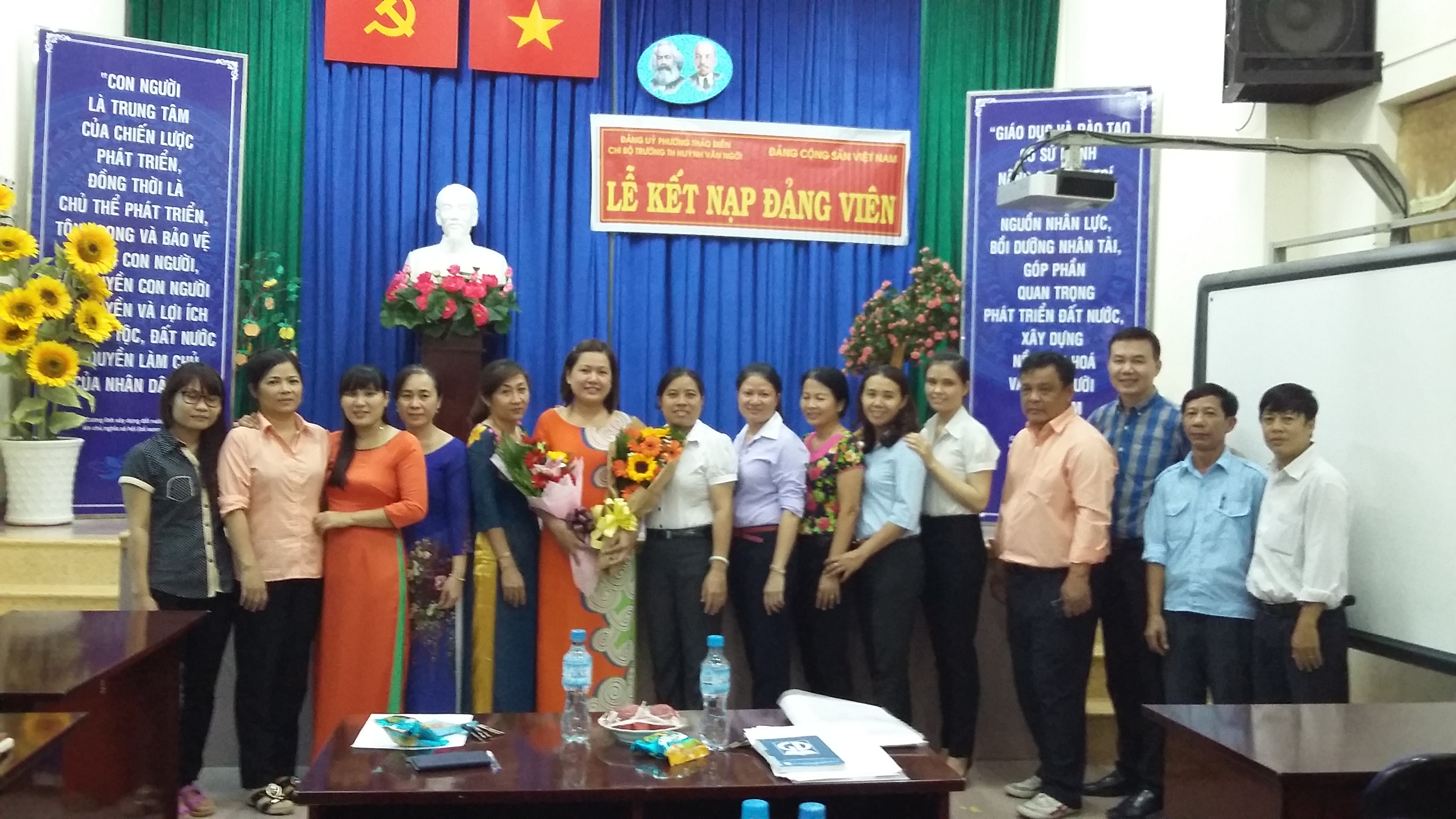 Chi bộ Trường tiểu học Huỳnh Văn Ngỡi tích cực đẩy mạnh việc học tập và làm theo tấm gương đạo đức Hồ Chí Minh
